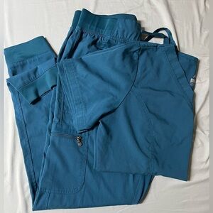 Size Medium ADAR jogger scrub set